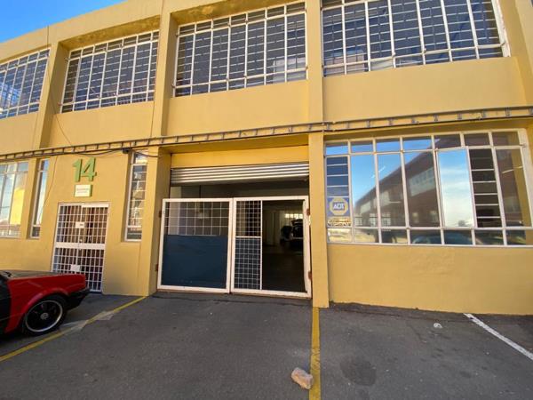 696  m² Industrial space