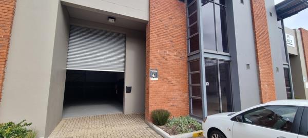 302  m² Industrial space