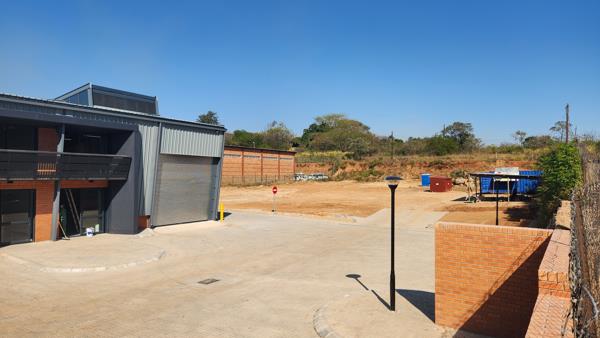 3 230 m² Land