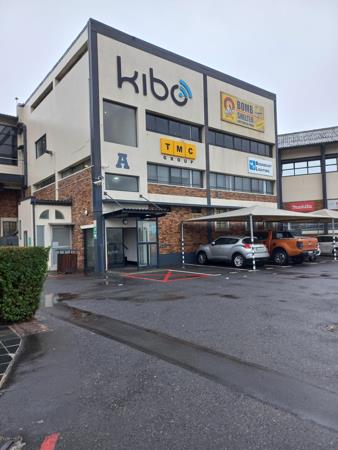 365  m² Commercial space