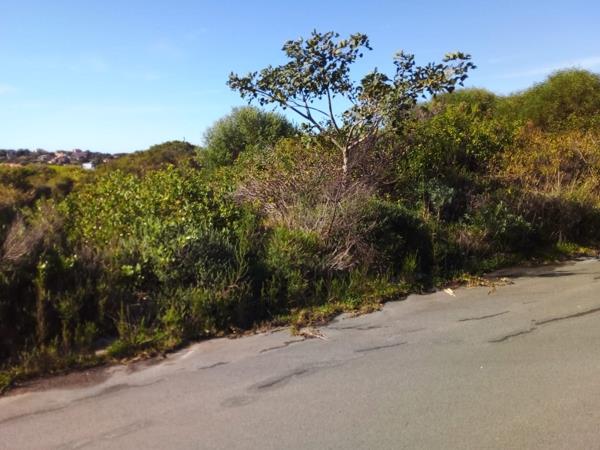 750 m² Land
