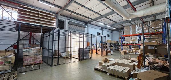 2 330  m² Industrial space