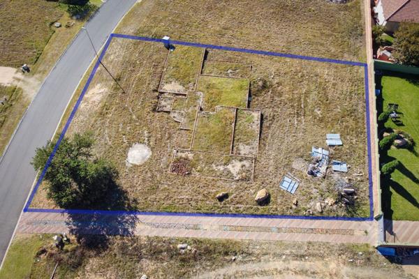 1 295 m² Land
