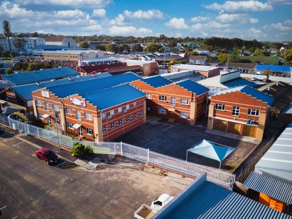 1 380  m² Commercial space