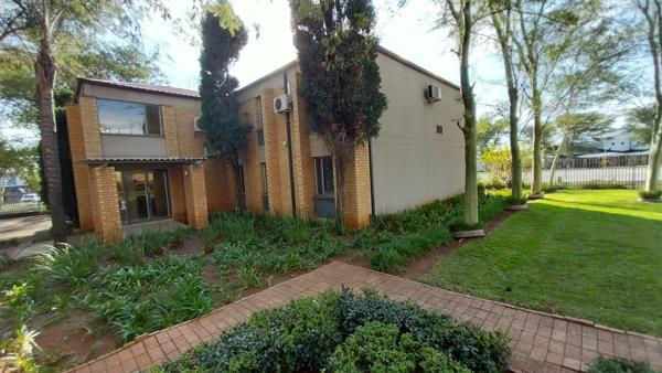 164  m² Commercial space