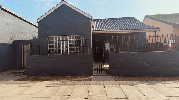 200 m² Commercial space