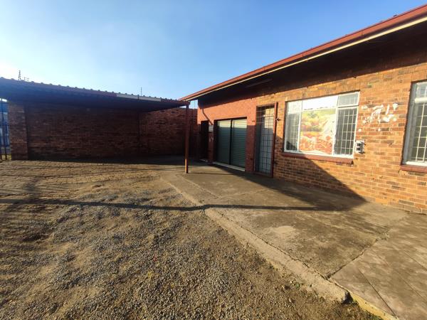 588  m² Commercial space