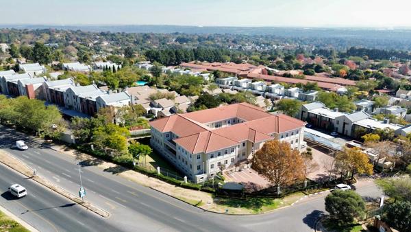 2 415 m² Commercial space