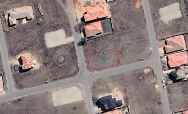 500 m² Land