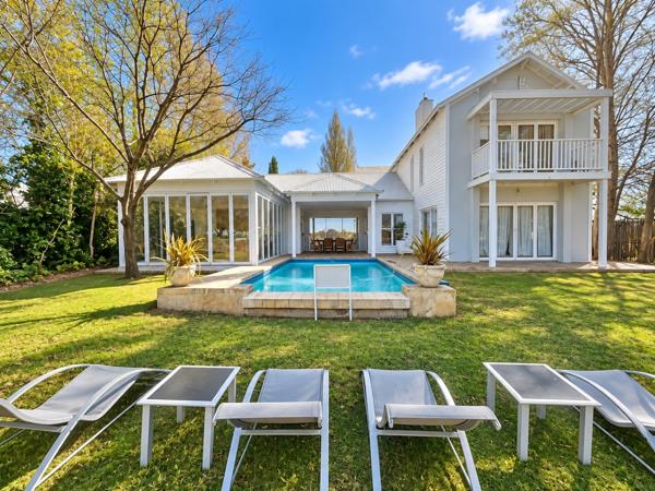 9 Bedroom House