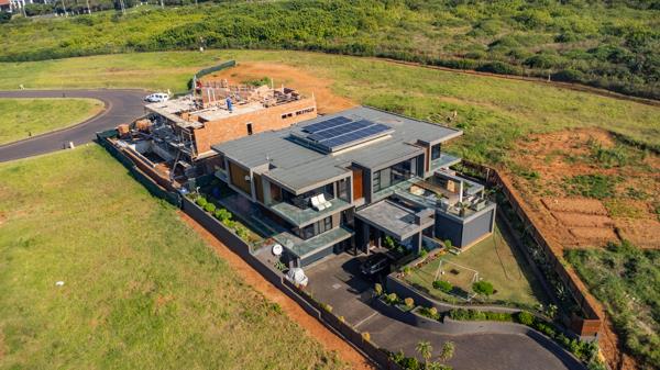 1 135 m² Land
