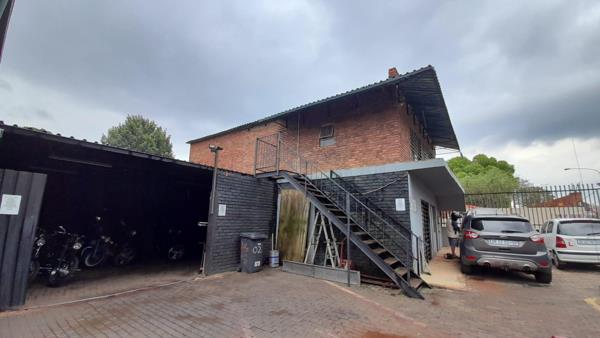 451  m² Commercial space