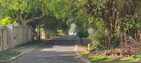 949 m² Land
