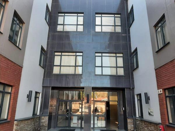 1 018 m² Commercial space