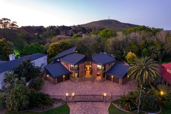 8 Bedroom House