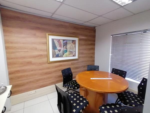 100  m² Commercial space