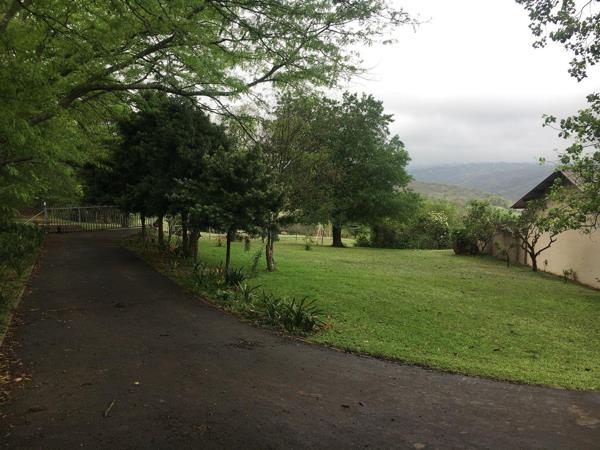 180 000  m² Commercial space