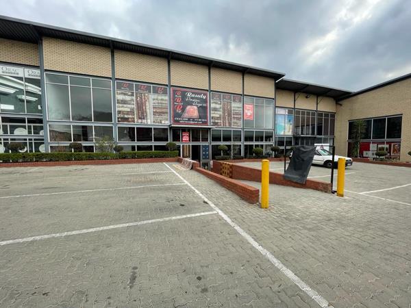 483 m² Commercial space