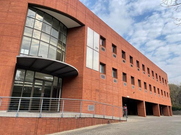 3 230  m² Commercial space