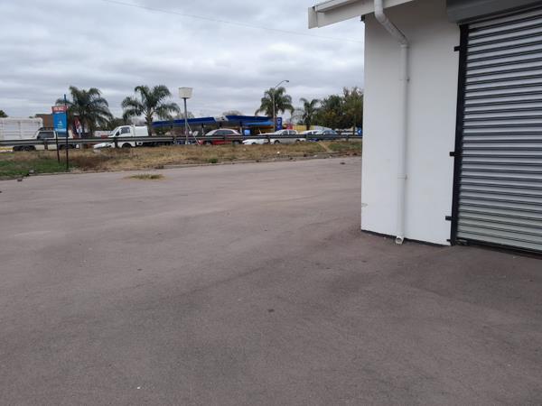 552  m² Commercial space