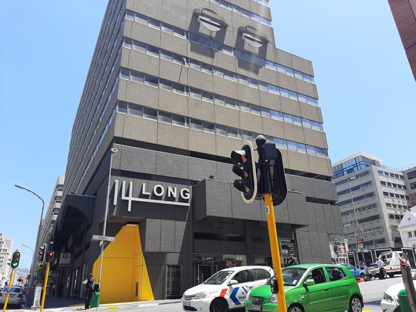 984 m² Commercial space