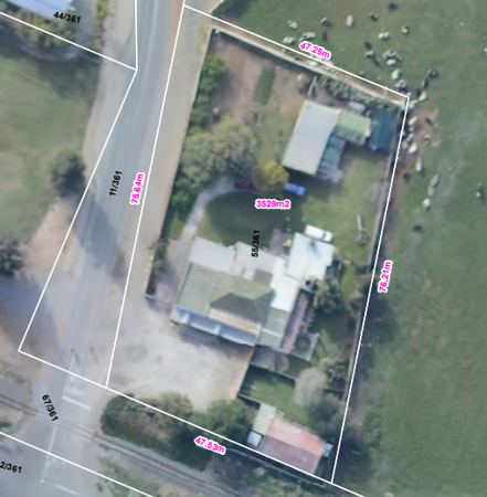 3 335 m² Smallholding