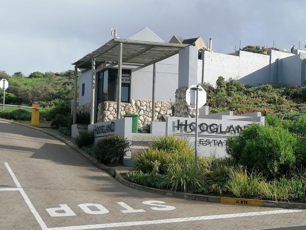 754 m² Land