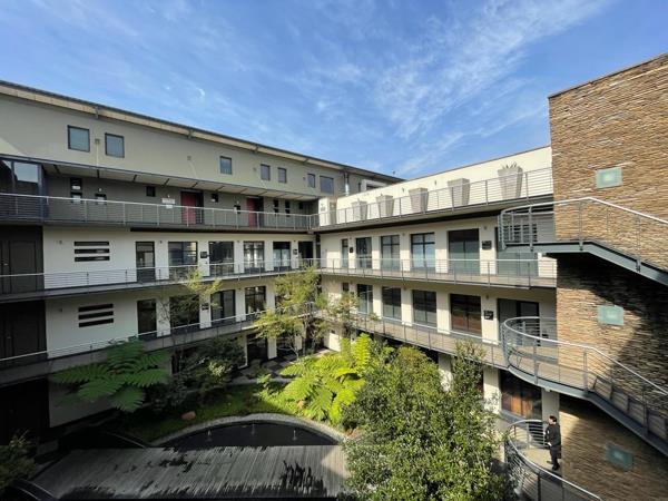 299 m² Commercial space
