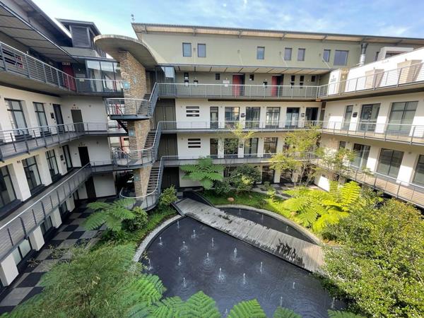 299  m² Commercial space