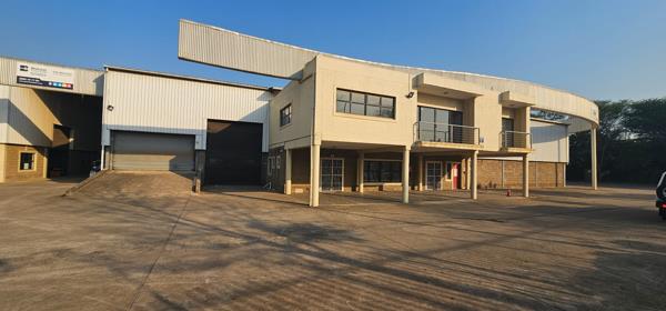 990  m² Commercial space