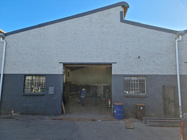 369 m² Industrial space