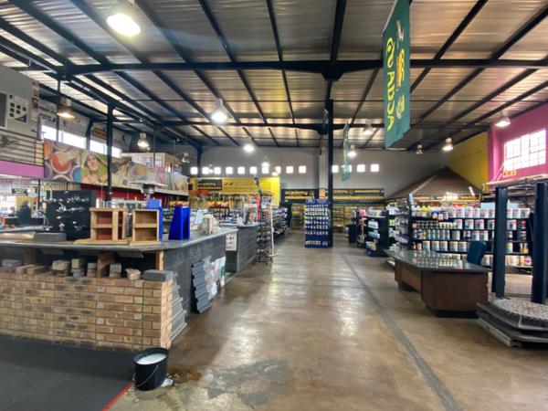 1 200 m² Commercial space
