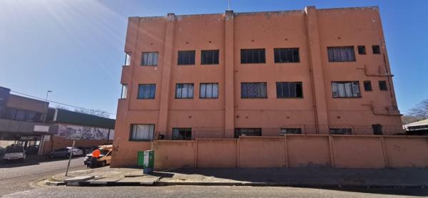 496  m² Commercial space