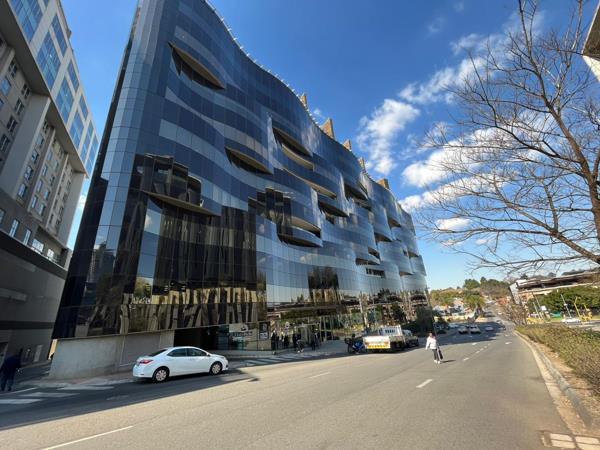 573  m² Commercial space