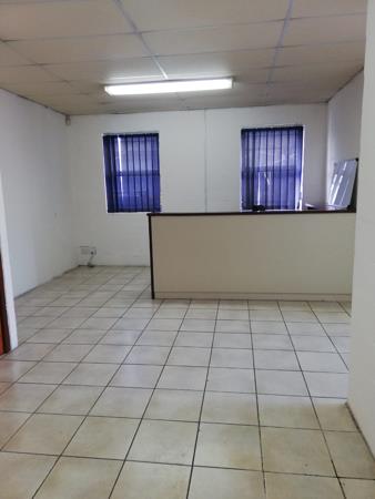 92.7 m² Commercial space