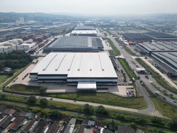 33 500  m² Industrial space