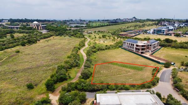 1 770 m² Land