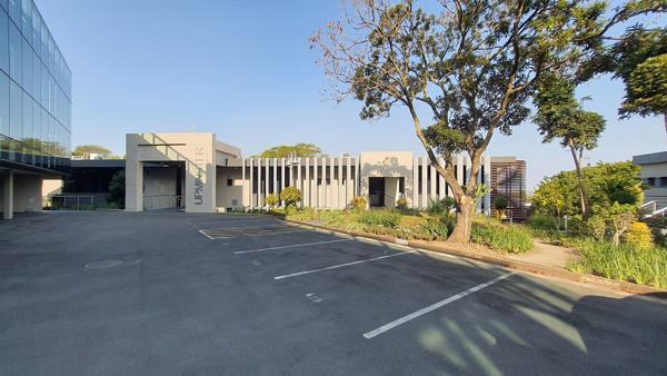 304  m² Office Space