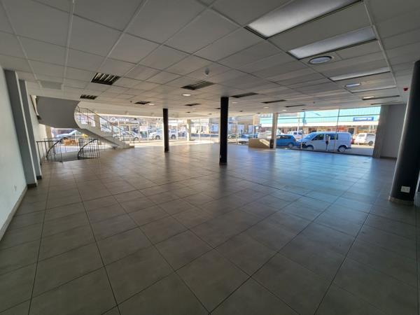 1 070 m² Commercial space