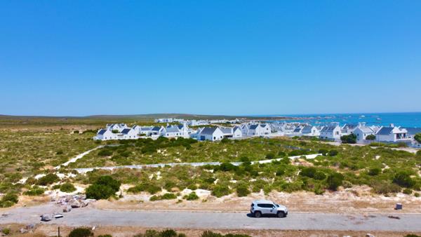 555 m² Land