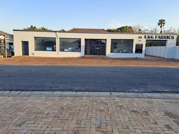 330  m² Commercial space