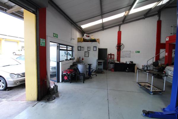 164  m² Industrial space