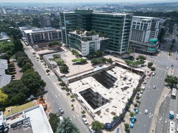 55 000  m² Commercial space