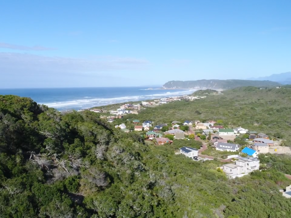 1 101 m² Land