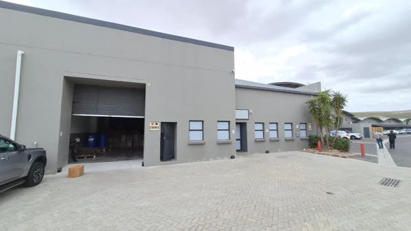 472 m² Industrial space