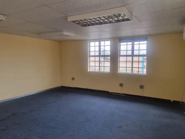 38  m² Commercial space