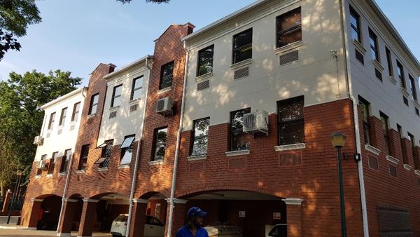 1 048  m² Office Space