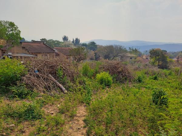 1 080 m² Land