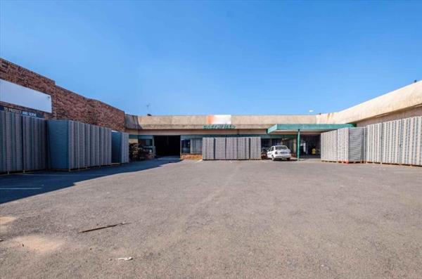 1 395 m² Office Space