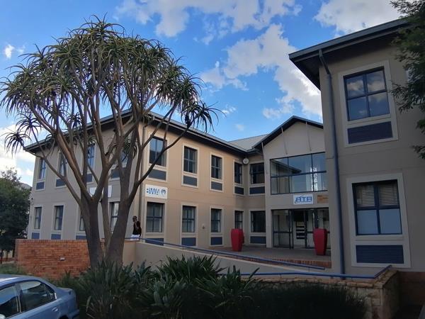 91  m² Office Space